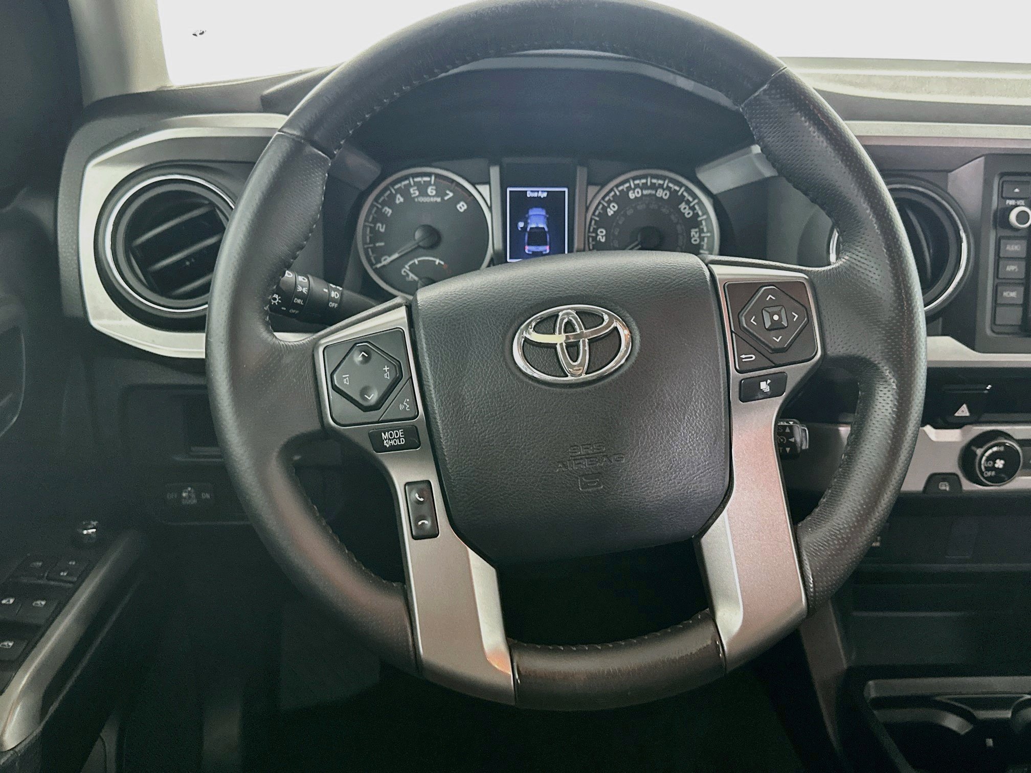 Used 2016 Toyota Tacoma SR5 w/ Towing Package RWD image 17