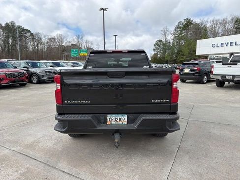Used 2025 Chevrolet Silverado 1500 Custom image 8