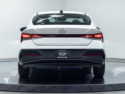 Used 2024 Hyundai Elantra SEL FWD image 7