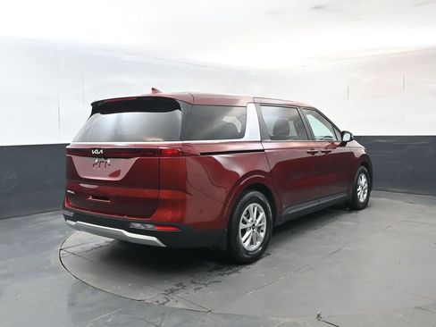 Certified 2024 Kia Carnival LX image 5