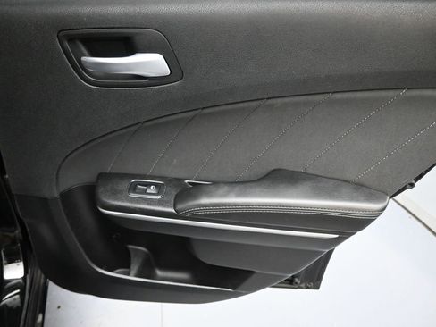 Used 2019 Dodge Charger SXT image 25