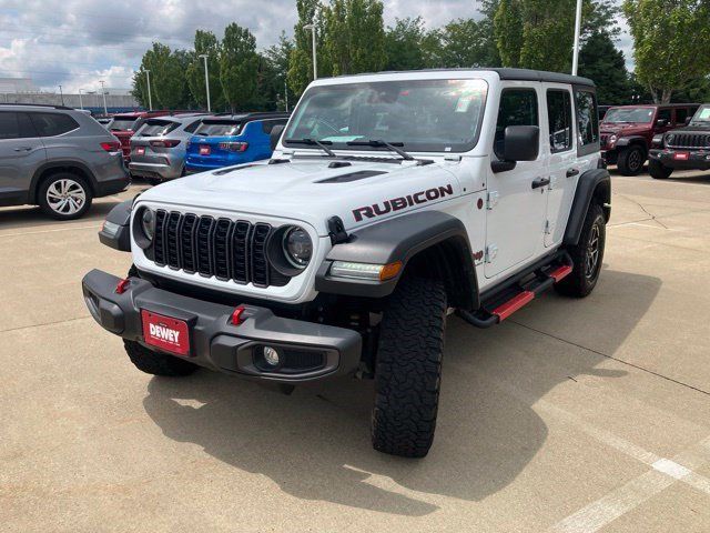 Used 2024 Jeep Wrangler Unlimited Rubicon w/ Convenience Group AWD/4WD image 3