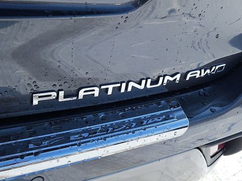 Used 2021 Toyota Highlander Platinum image 12