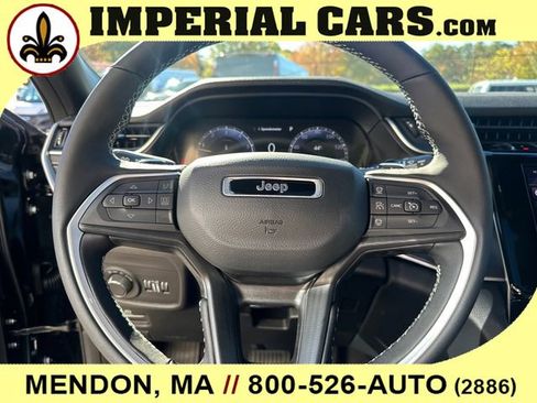 New 2025 Jeep Grand Cherokee Altitude image 27