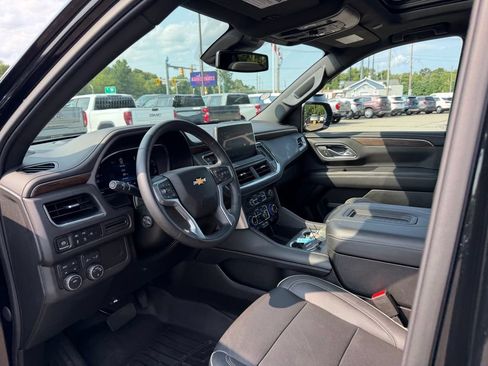 Used 2023 Chevrolet Tahoe Premier AWD/4WD image 19