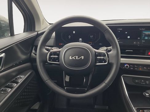 Used 2025 Kia Carnival SX Prestige FWD image 12