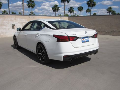 Used 2025 Nissan Altima 2.5 SR FWD image 6