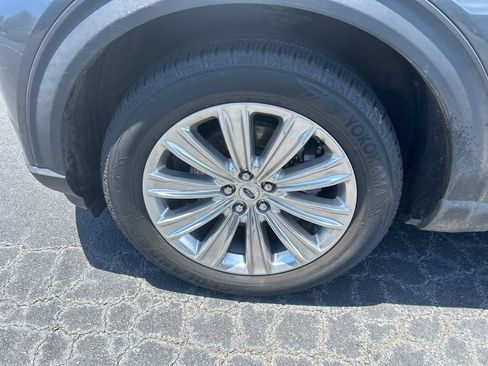 Certified 2020 Ford Explorer Limited RWD image 11