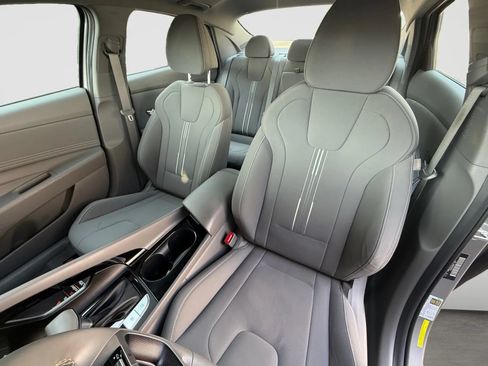 Used 2021 Hyundai Elantra SEL w/ Convenience + Premium Package FWD image 13