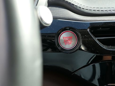 Used 2023 Acura MDX SH-AWD w/ Advance Package image 17