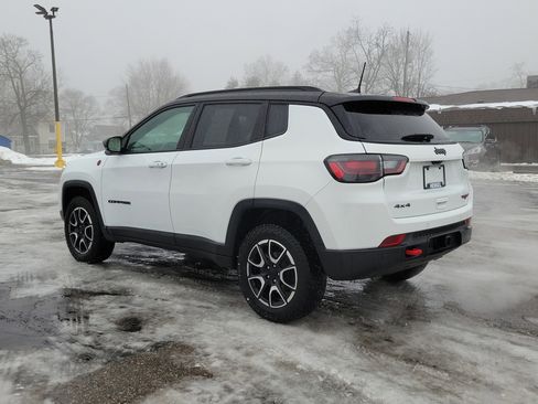 Used 2024 Jeep Compass Trailhawk w/ Trailhawk Elite Group image 3