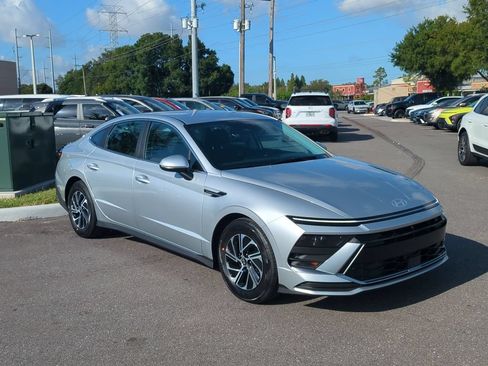 New 2026 Hyundai Sonata Blue FWD image 2