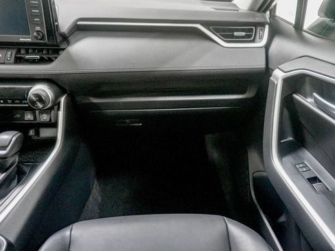 Used 2022 Toyota RAV4 XLE Premium AWD/4WD image 30