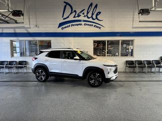 Used 2025 Chevrolet TrailBlazer LT w/ LT Cold Weather Package image 1