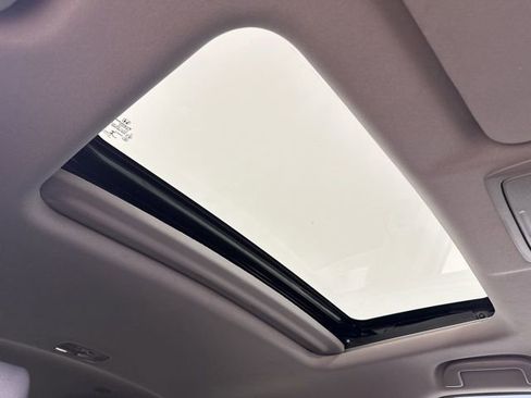 Used 2022 Honda CR-V EX-L image 27