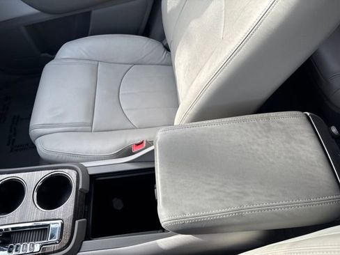 Used 2017 GMC Acadia Limited SLT image 29