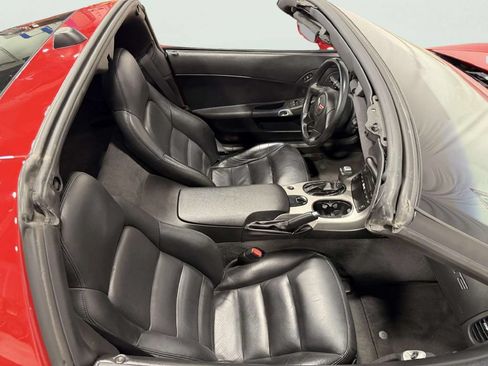 Used 2005 Chevrolet Corvette Coupe w/ Preferred Equipment Group RWD image 23