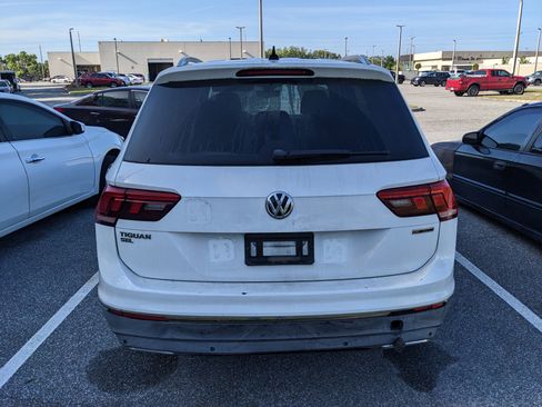 Used 2019 Volkswagen Tiguan SEL Premium image 9