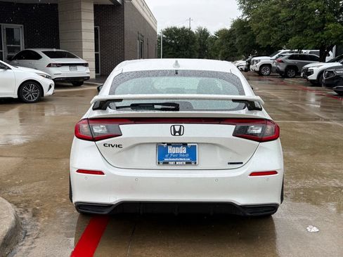 Used 2025 Honda Civic Sport Touring image 4