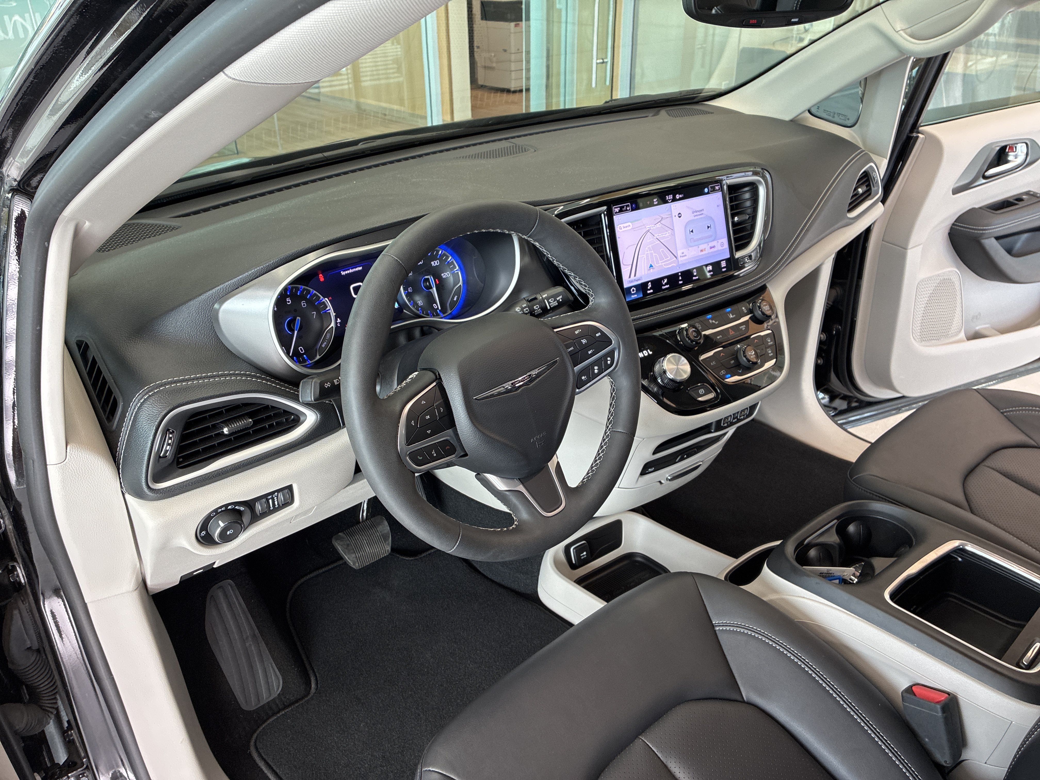Certified 2024 Chrysler Pacifica Touring-L w/ Uconnect Theater Family Group AWD/4WD image 21