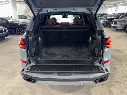 Used 2025 BMW X5 sDrive40i w/ M Sport Package RWD image 13