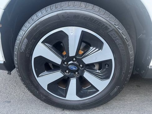 Used 2017 Subaru Forester 2.5i Premium AWD/4WD image 39