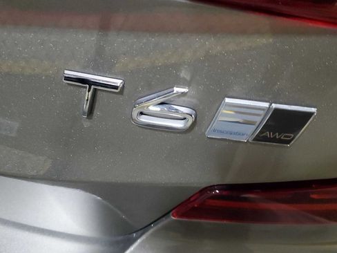 Used 2019 Volvo S60 T6 Inscription image 2