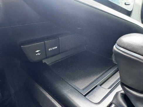 Used 2019 Toyota Camry SE image 28