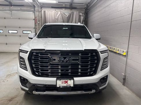 New 2026 GMC Yukon Denali Ultimate w/ LPO, Floor Liner Package AWD/4WD image 6