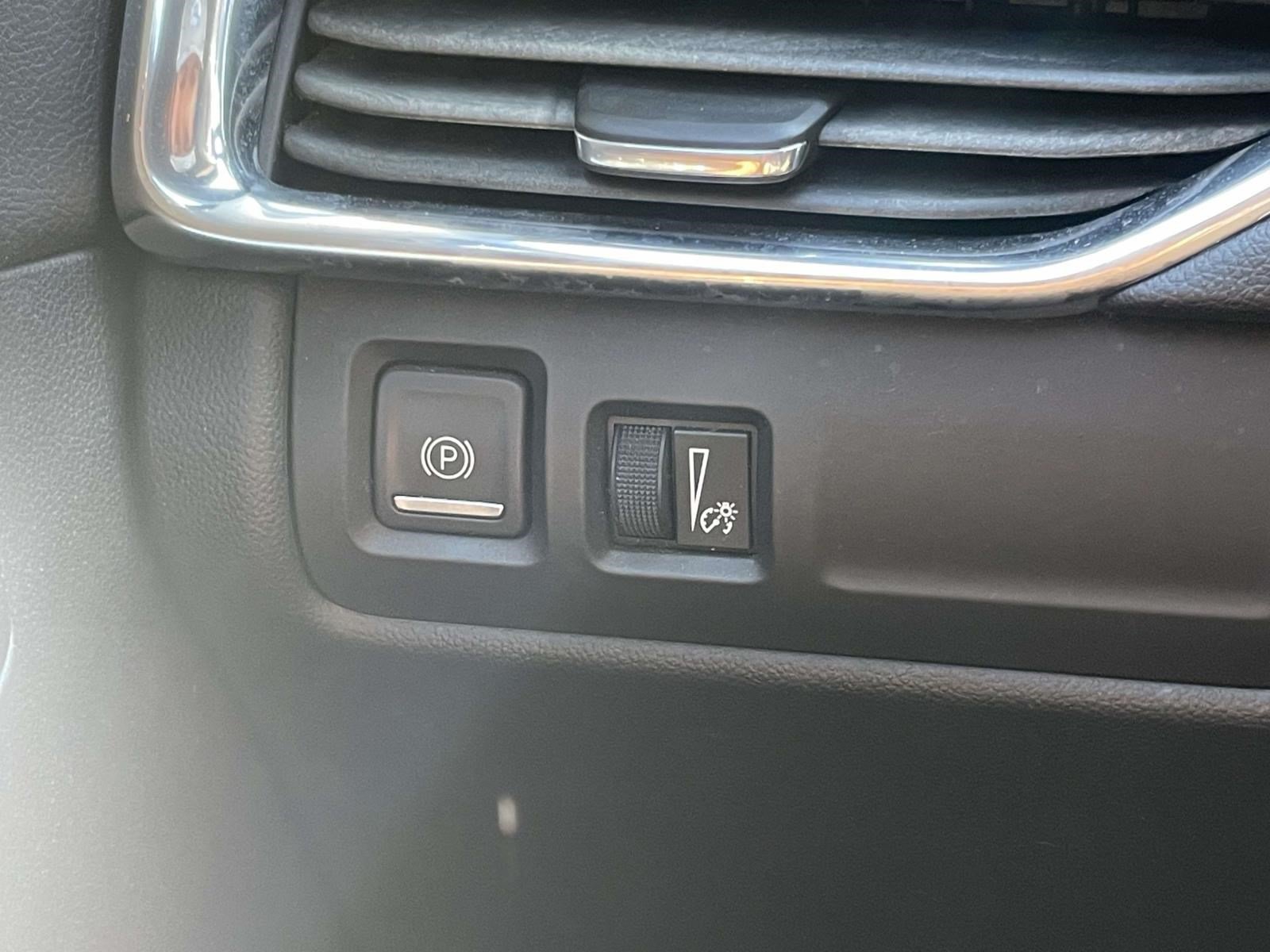 Used 2019 Cadillac XT4 Sport FWD image 19
