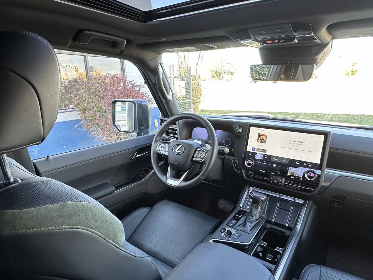 Used 2026 Lexus GX 550 AWD/4WD image 33