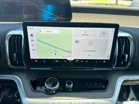 Certified 2025 Ford Expedition Max Platinum AWD/4WD image 6