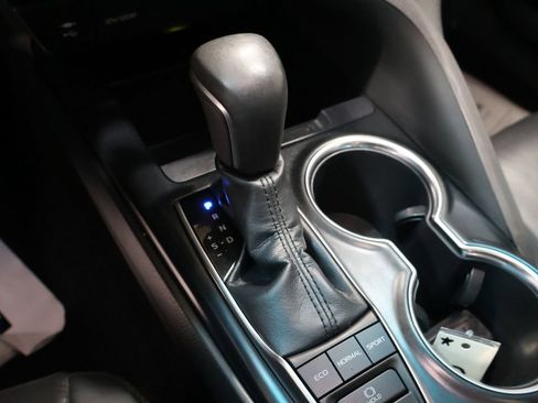 Used 2019 Toyota Camry XSE image 30