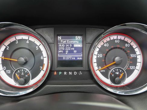 Used 2014 Dodge Grand Caravan SXT w/ Rear Park Assist Package image 24