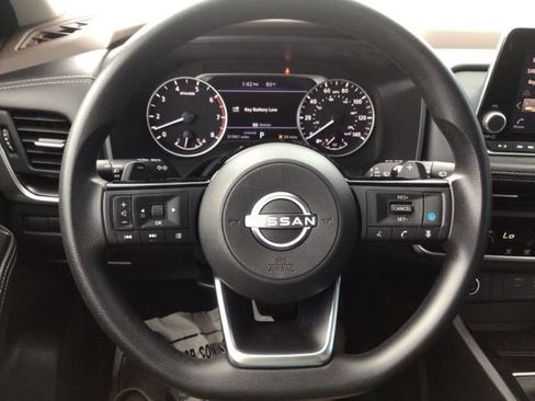 Used 2023 Nissan Rogue SV FWD image 13