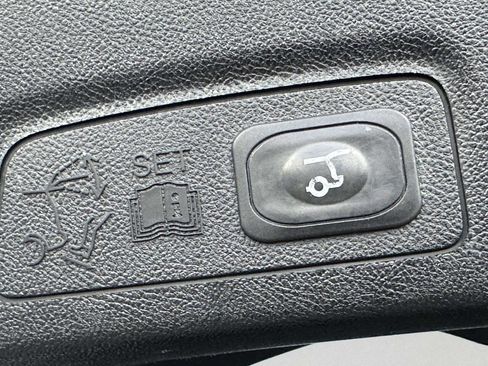 Used 2017 Lincoln MKC Reserve w/ Lincoln MKC Climate Package image 16