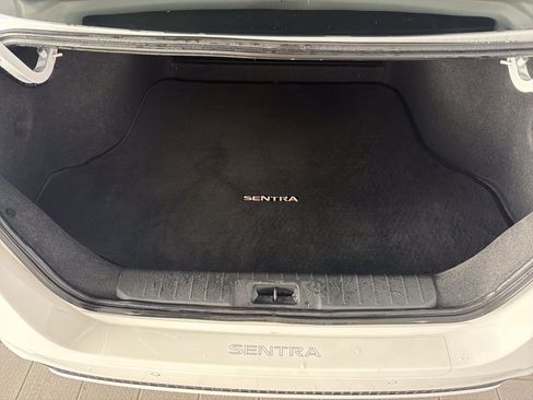 Used 2024 Nissan Sentra SV FWD image 7