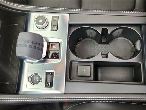 Used 2025 Jaguar F-PACE R-Dynamic S image 48