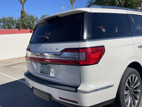 Used 2018 Lincoln Navigator Select w/ Technology Package image 4