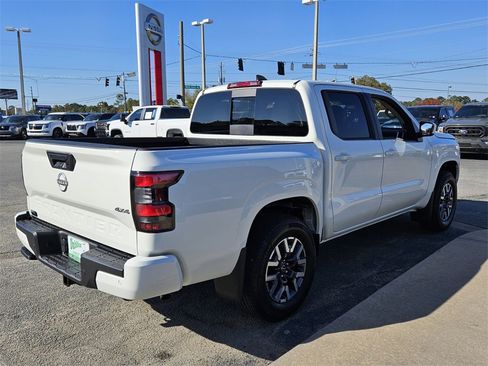 New 2026 Nissan Frontier SV image 9