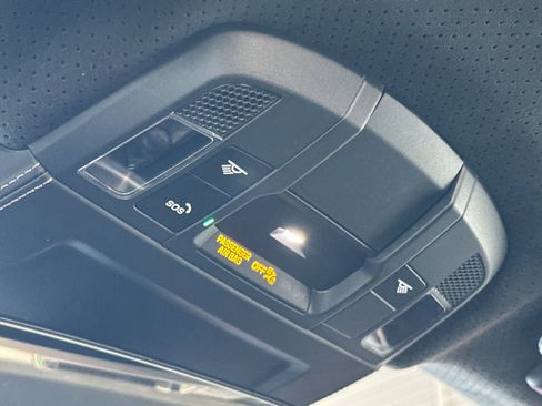 Used 2025 Porsche 911 Turbo image 20