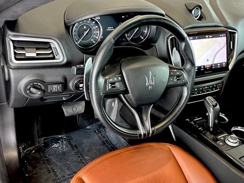 Used 2022 Maserati Ghibli Modena Q4 AWD/4WD image 16