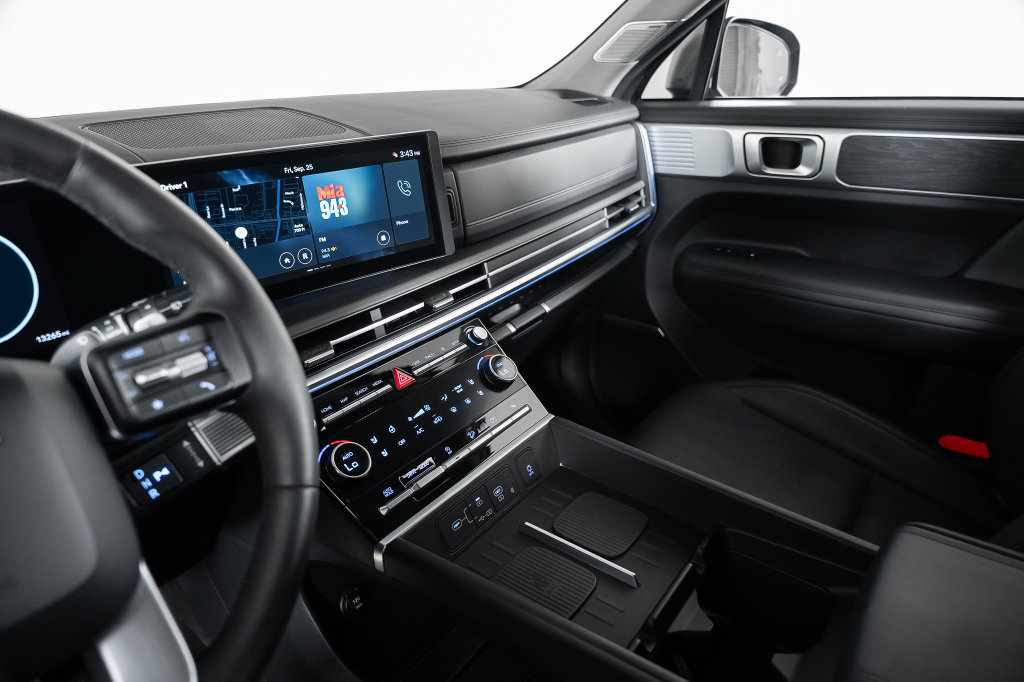Certified 2024 Hyundai Santa Fe Limited FWD image 27