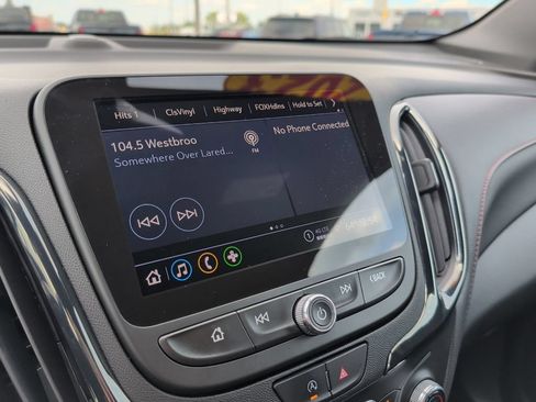 Used 2023 Chevrolet Equinox RS AWD/4WD image 16