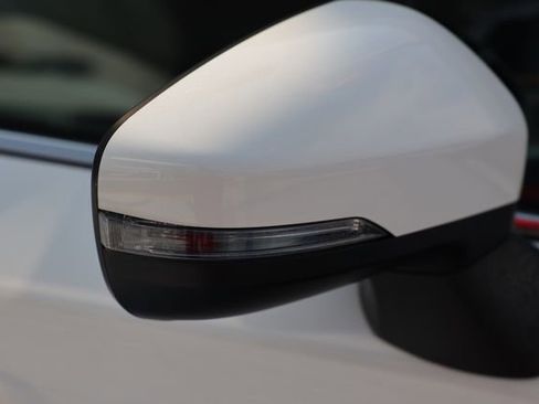 Used 2017 Subaru Impreza 2.0i Limited w/ Moonroof/BSD & Rcta/Eyesight image 8