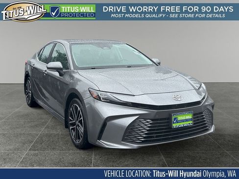 Used 2025 Toyota Camry XLE image 1