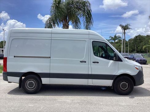 Used 2022 Mercedes-Benz Sprinter 2500 image 7