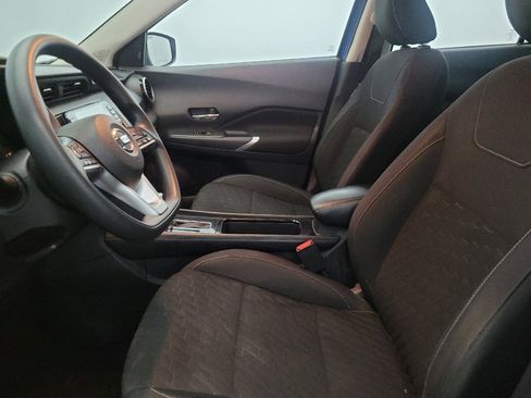 Used 2021 Nissan Kicks SV image 17