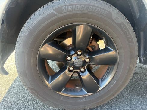 Used 2017 RAM 1500 Express w/ Express Value Package image 24