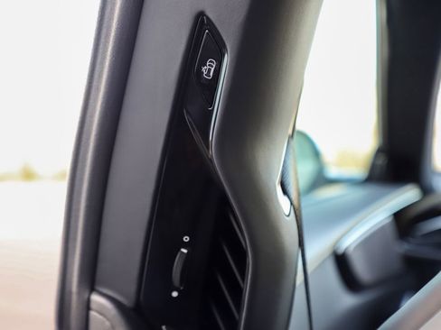 Certified 2025 Ferrari Purosangue image 21